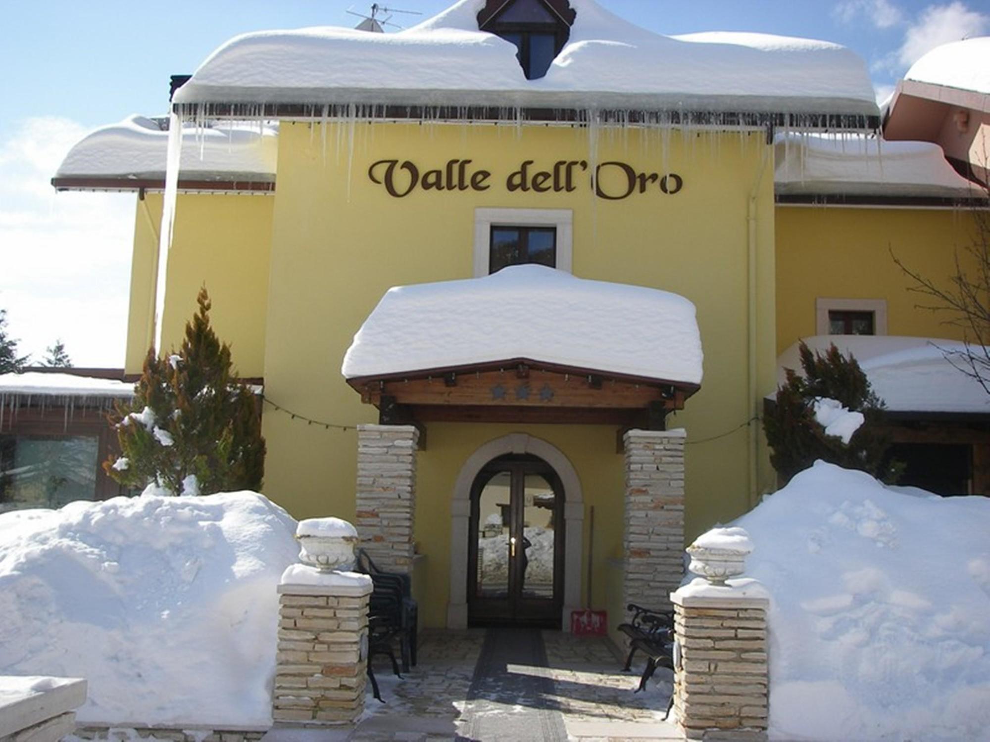 Hotel Valle Dell' Oro Пескассеролі Екстер'єр фото
