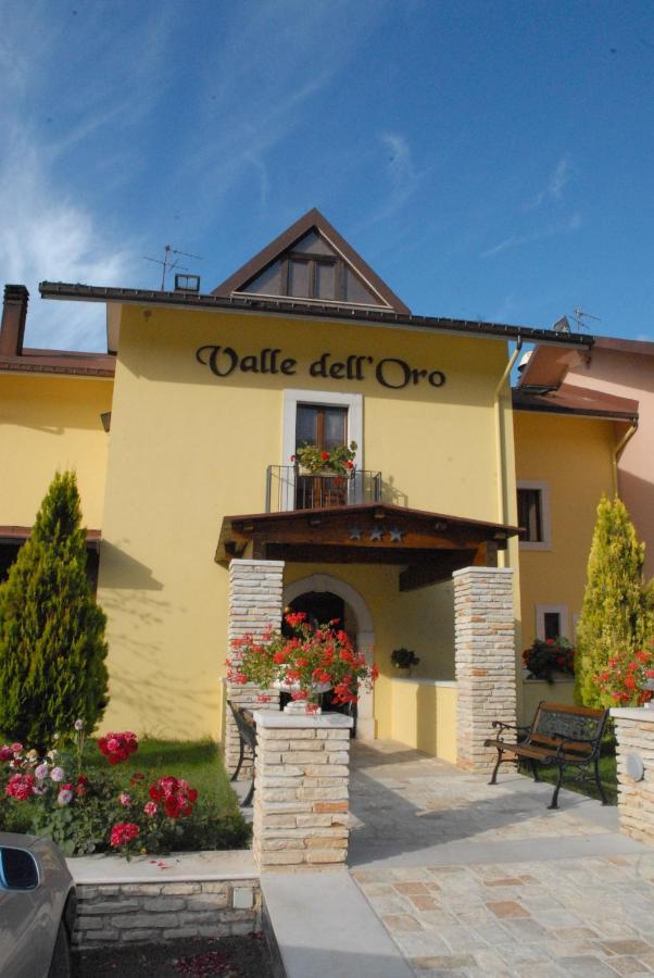 Hotel Valle Dell' Oro Пескассеролі Екстер'єр фото