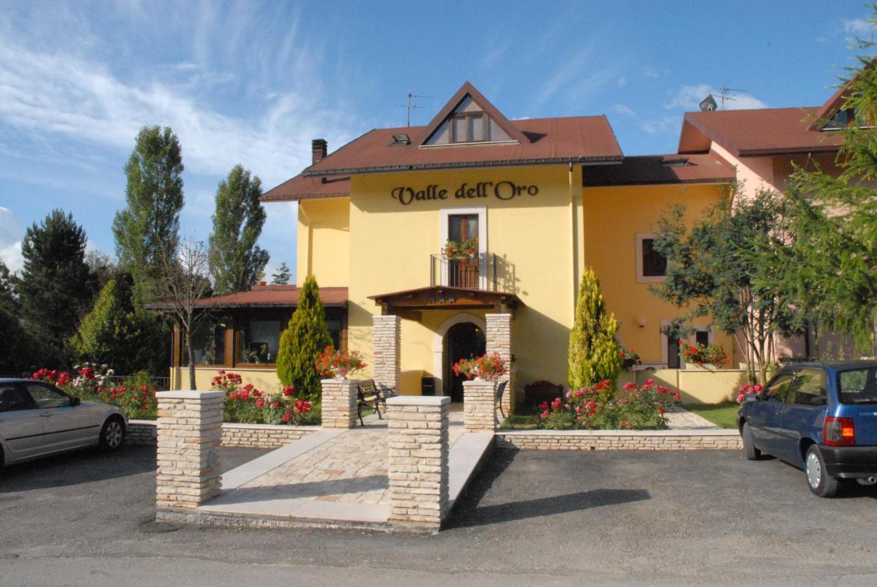Hotel Valle Dell' Oro Пескассеролі Екстер'єр фото