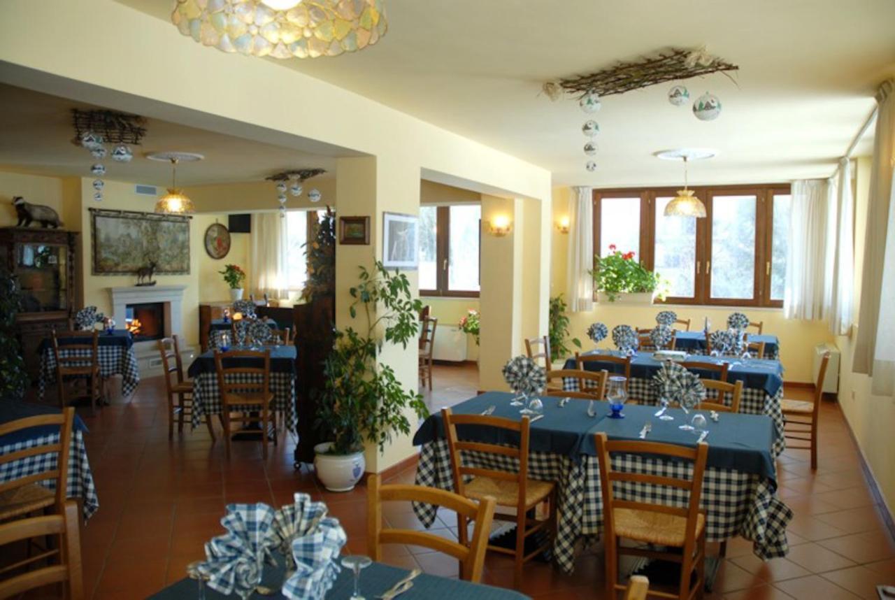 Hotel Valle Dell' Oro Пескассеролі Екстер'єр фото